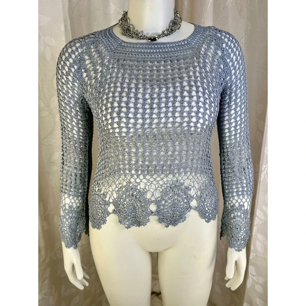 BCBGMAXAZRIA Hand Crochet Top L Silver Blue‎ Gray Open Knit Boho Sheer Scallop